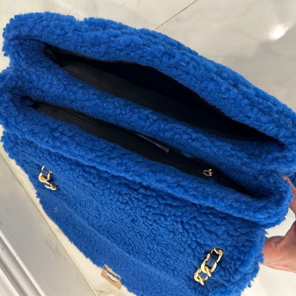 NWT JustFab - Blue/Gold Quilted Sherpa Bag - Picture 5 of 6